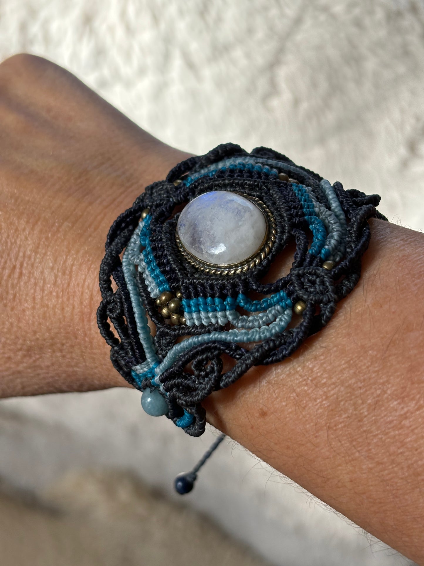 Bracelet manchette pierre de lune